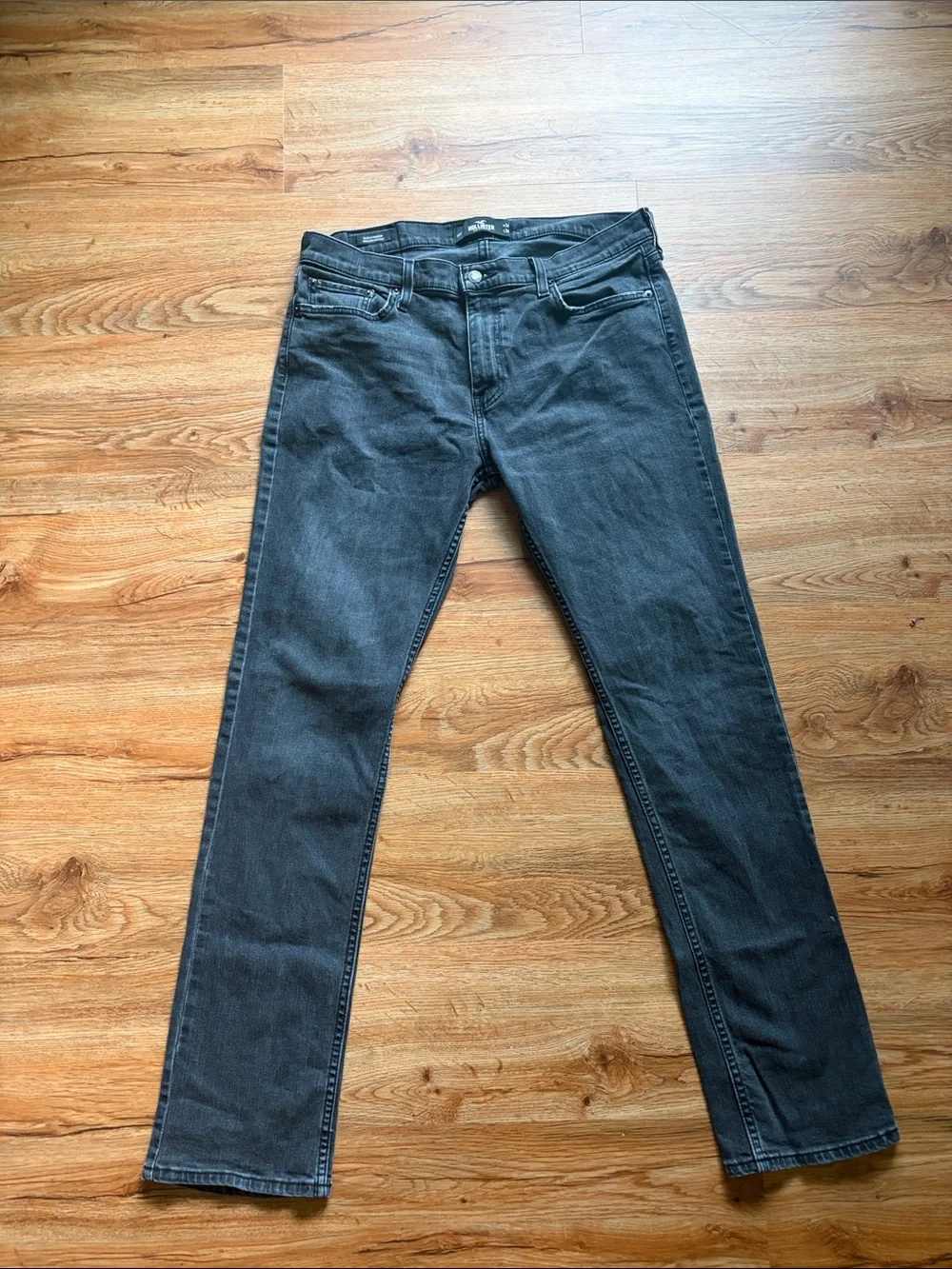Hollister Men's Charcoal Slim Straight Jeans